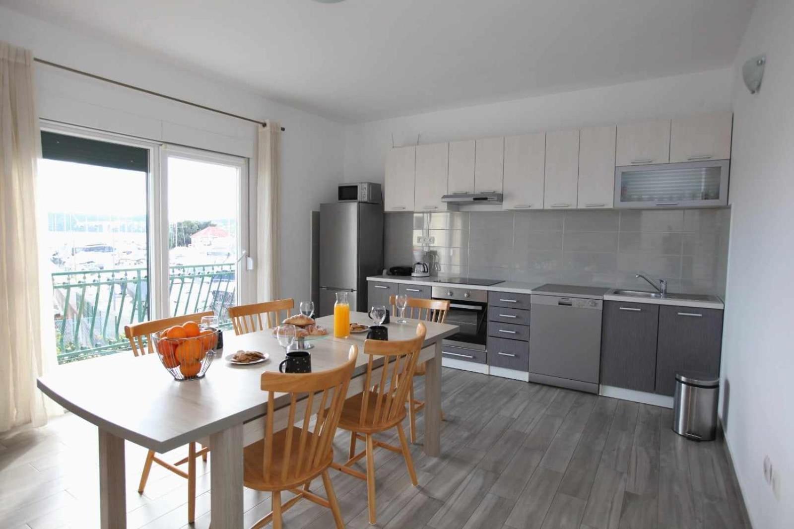 Apartmani Ivana Trogir Ngoại thất bức ảnh